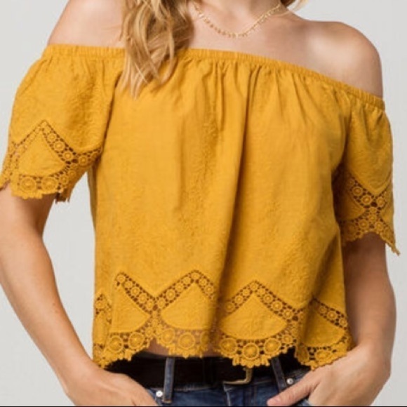 Tillys Full Tilt Crochet Off The Shoulder Top Medium - Picture 3 of 5